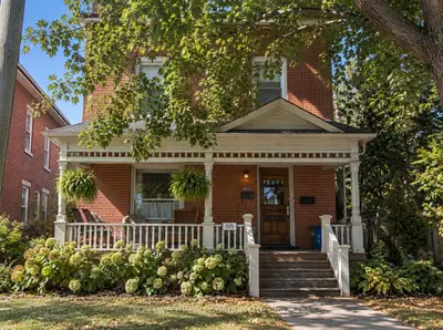 505 Lisgar Street 2, Ottawa Centre, On K1r 5h2
