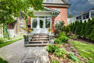 22 Maynard Avenue, Kitchener, On N2h 4z7