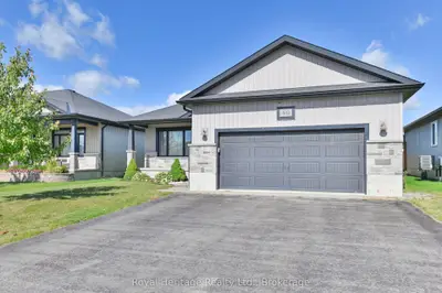 40 AMBROSIA Terrace, Quinte West, ON K8V 0G6