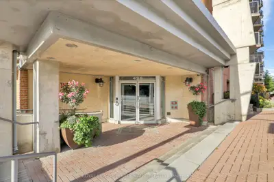 429 Somerset Street W 712, Ottawa Centre, On K2p 2p5