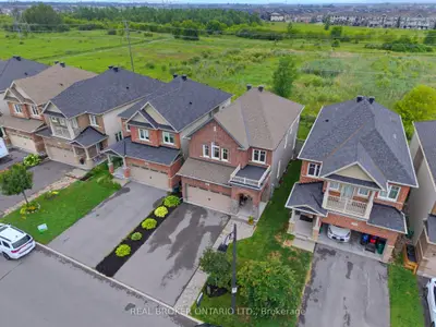 76 Tapadero Avenue, Kanata, On K2s 1e7