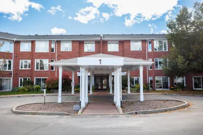 1 Heritage Way 206, Kawartha Lakes, On K9v 5p9