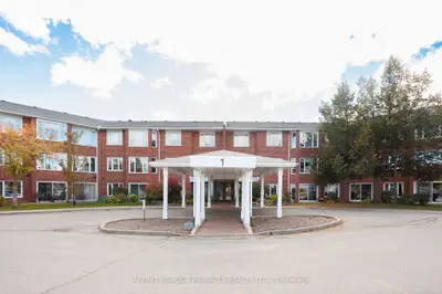 1 Heritage Way 206, Kawartha Lakes, On K9v 5p9