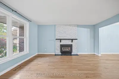 17 Glaceport Avenue, Hamilton, On L9h 7e2