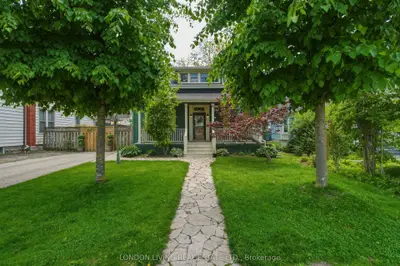 24 CENTRE Street, St. Thomas, ON N5R 2Z2