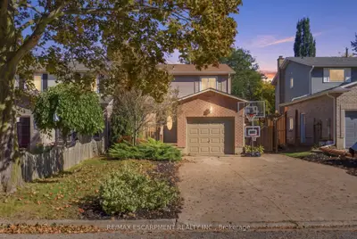 37 Bayview Drive, Grimsby, On L3m 4z6