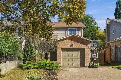 37 Bayview Drive, Grimsby, On L3m 4z6