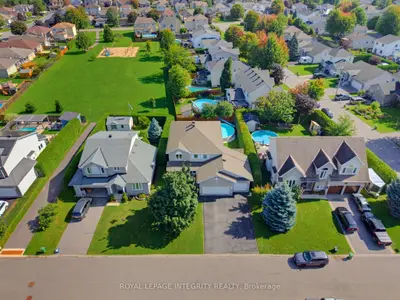 20 MERLIN Street, Russell, ON K0A 1W0