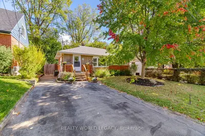 18 Delsey Street, Hamilton, On L9h 1s1