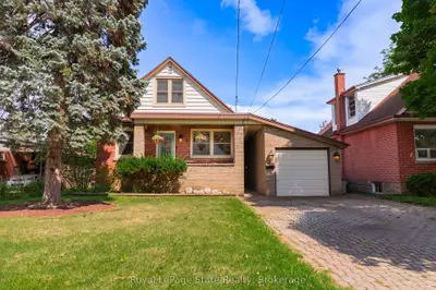 8 Cameron Avenue, Hamilton, On L9h 1p5