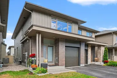 160 Avro Circle, Manor Park - Cardinal Glen And Area, On K1k 4k7