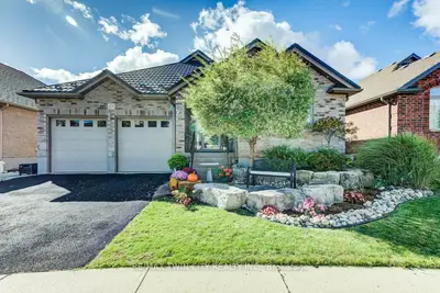 27 Coral Gables Crescent, Woolwich, On N3b 3p4