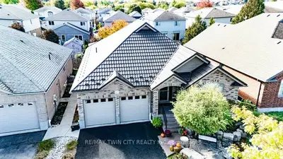 27 Coral Gables Crescent, Woolwich, On N3b 3p4
