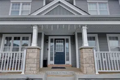 18 Blue Oak Street, Kitchener, On N2k 0k3