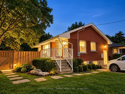 9 Grenadier Drive, Hamilton, On L8t 4c7