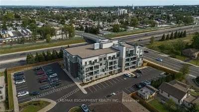 120 Springvalley Centre 107, Hamilton, On L9c 0e4