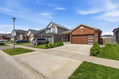 2334 MEADOWGATE Boulevard, London South, ON N6M 1L6
