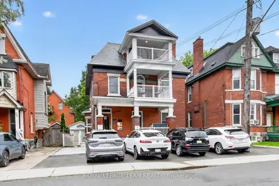 64 Delaware Avenue, Ottawa Centre, On K2p 0z3