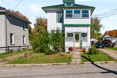 43 Bank Street S, Renfrew, On K7v 2e5