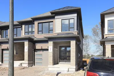 1052 Periwinkle Crescent, Woodstock, On N4s 7w2