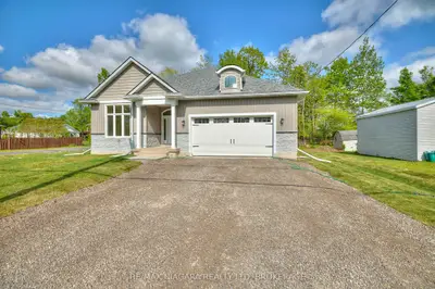 196 Bernard Avenue, Fort Erie, On L0s 1n0