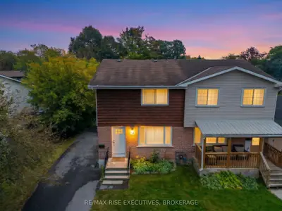 18 Carriage Court Avenue, Kingston, On K7k 5x2