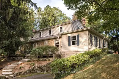 12 Old Ancaster Road, Hamilton, On L9h 3p9