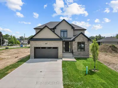 253 John Street, Warwick, On N0m 2s0