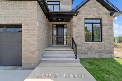 253 John Street, Warwick, On N0m 2s0