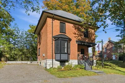 320 Grand Road, Trent Hills, On K0l 1l0