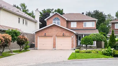 4 Glenarden Court, South Of Baseline To Knoxdale, On K2g 5v9