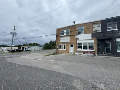 32 33 Shebandowan Road, Manitouwadge, On P0t 2c0