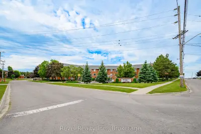 3 Heritage Way 302, Kawartha Lakes, On K9v 5z1