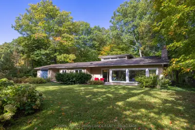 27 Riverside Drive, Kingston, On K7l 4v1