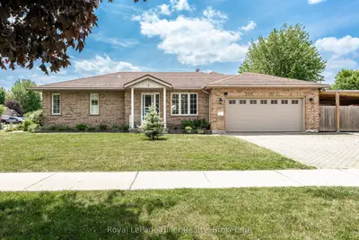 5 Moore Street, Stratford, On N4z 1j4