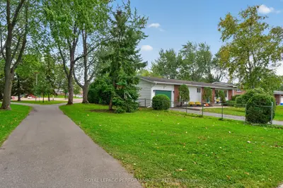 21 Millbrook Crescent, Cityview - Parkwoods Hills - Rideau Shore, On K2e 5b6
