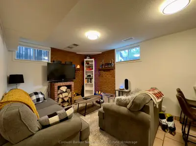 52 Renfield Street Lower, Guelph, On N1e 4a2