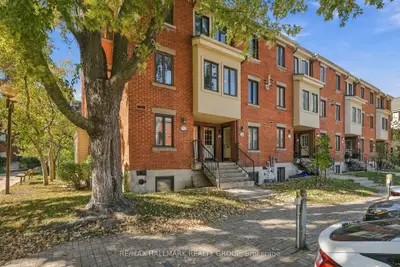 28 Crispin Private, Manor Park - Cardinal Glen And Area, On K1k 2t8