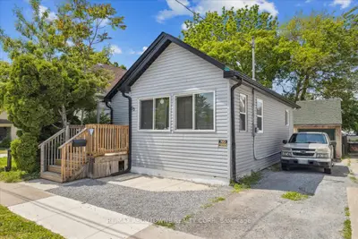 33 NORTH Street, St. Catharines, ON L2R 2S3