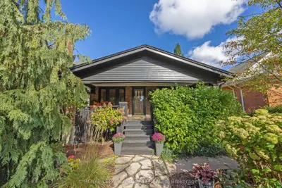 8 Mckenzie Avenue, London South, On N6c 1v2