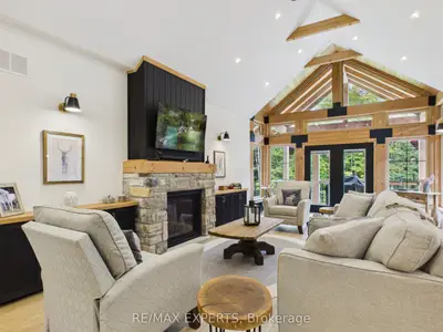 1072 Xavier Street, Gravenhurst, On P0e 1g0