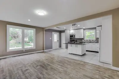 63 Renny Crescent Main, London South, On N6e 2c4