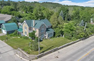 402 Lambton Street E, West Grey, On N0g 1r0