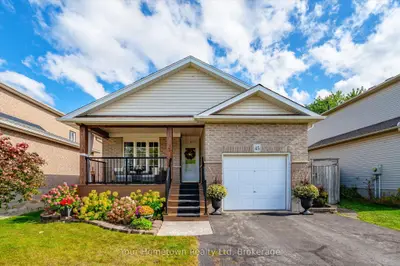 45 Peglar Crescent, Centre Wellington, On N1m 3t3