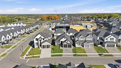 1928 Trailsway Drive, London South, On N6k 0k7
