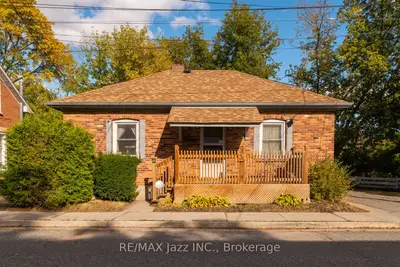 34 Jackson Avenue, Peterborough, On K9j 5b9