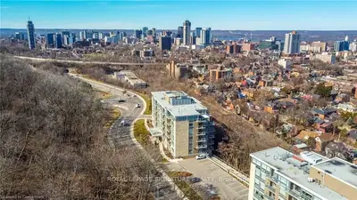 455 Charlton Avenue E 402, Hamilton, On L8n 0b2