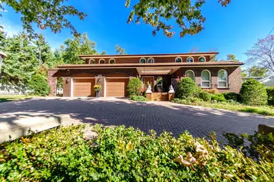 136 Wallis Drive, Peterborough, On K9j 6c1