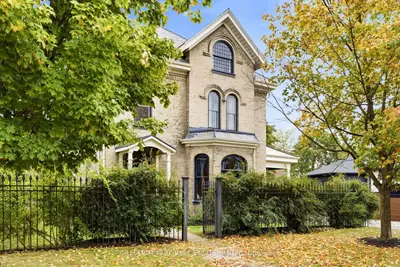 18 Hawarden Avenue, Brantford, On N3t 4h3