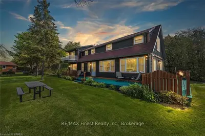 135 THOUSAND ISLANDS Parkway, Front of Leeds & Seeleys Bay, ON K7G 2V4